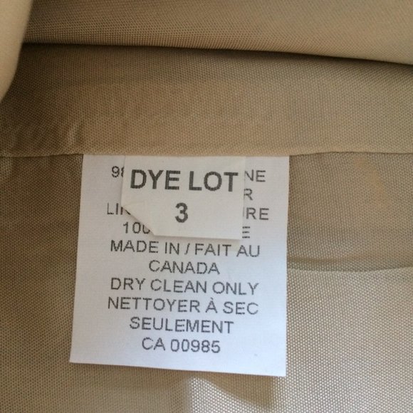 Holt Renfrew wool blend tailored short size 6 - Picture 4 of 4